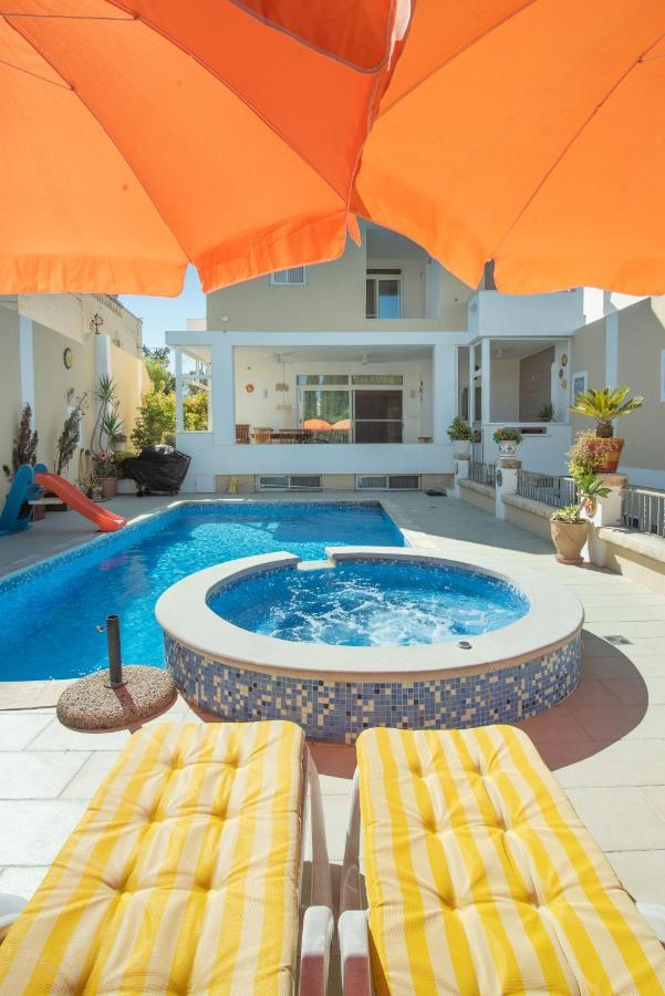 Lija Central Villa Flatlet With Pool - Free Parking And Wifi מראה חיצוני תמונה
