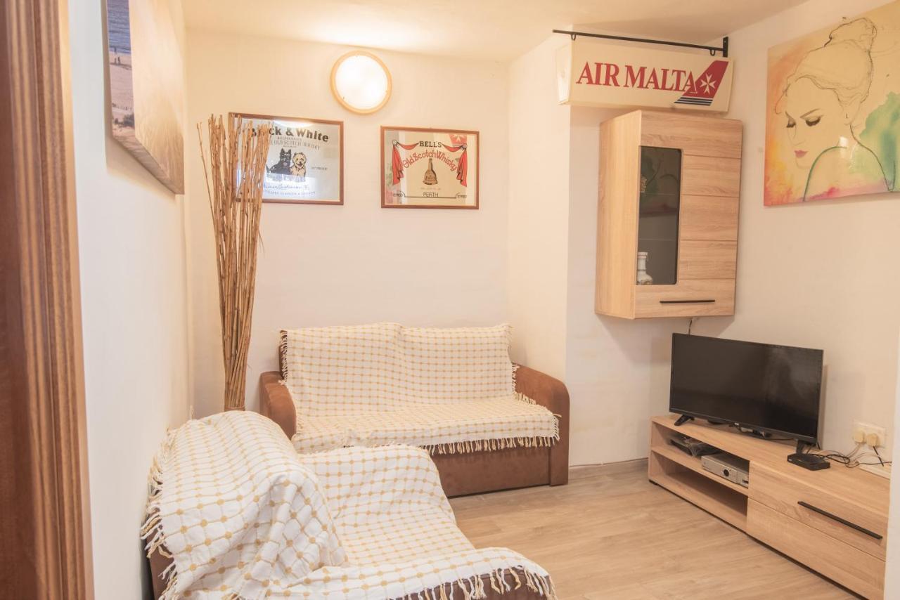 Lija Central Villa Flatlet With Pool - Free Parking And Wifi מראה חיצוני תמונה