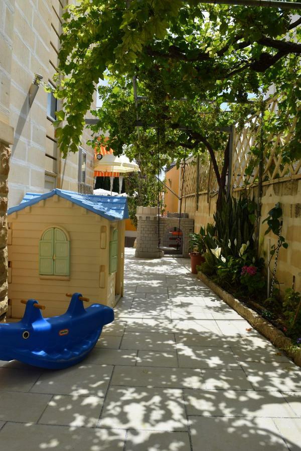 Lija Central Villa Flatlet With Pool - Free Parking And Wifi מראה חיצוני תמונה